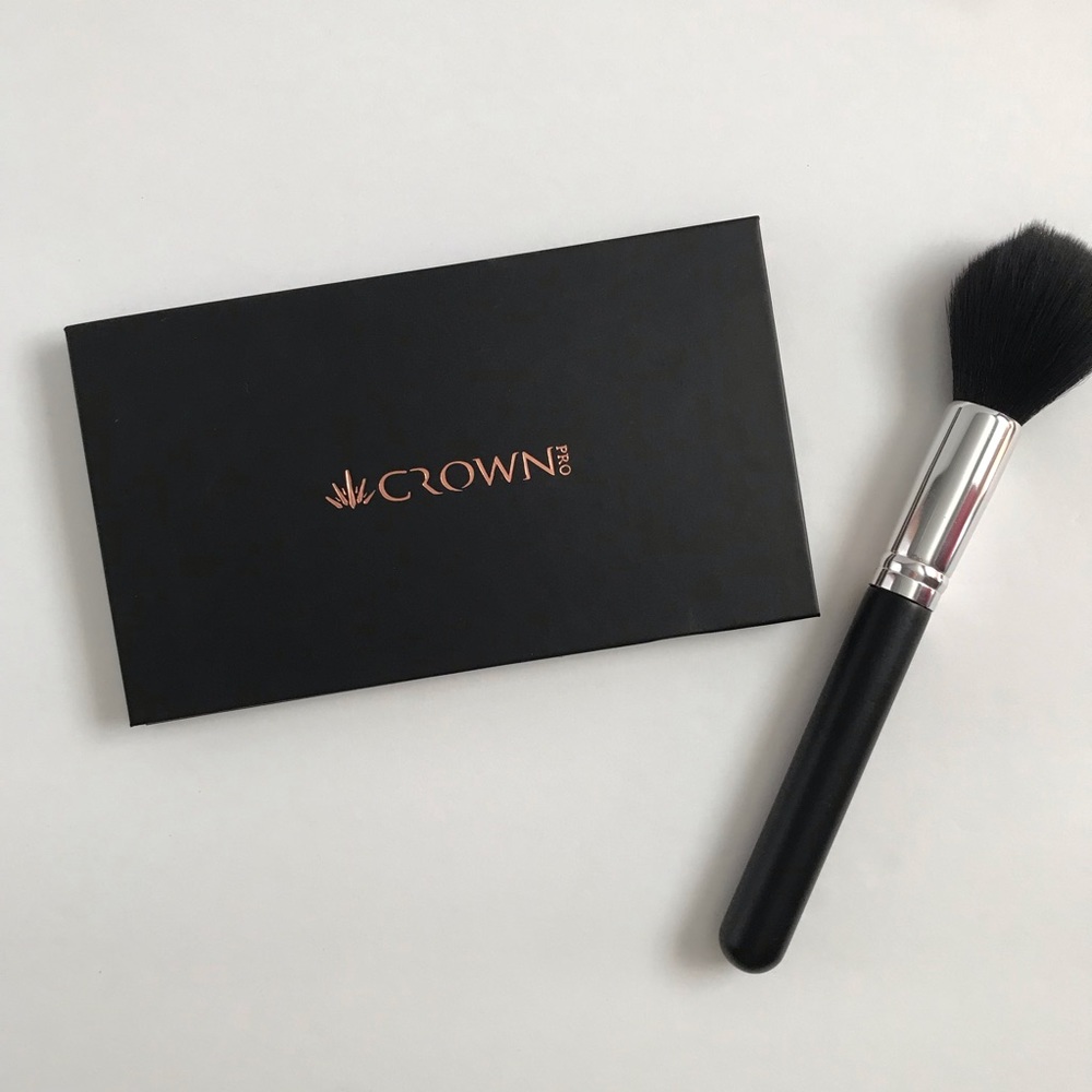 Crown Fuego Shadow Collection Palette